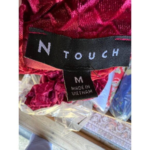 Red Textured Long-Sleeve V-Neck Blouse By N Touch Size M Stretch Polyester Blend - Picture 6 of 6